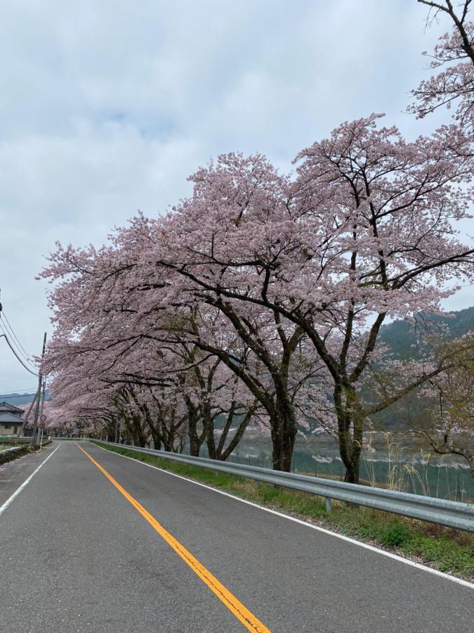 花緑里-Hanamidori-乙原のやど 岐阜下呂温泉郡上飛騨金山湖畔リゾート Gujo Eksteriør bilde