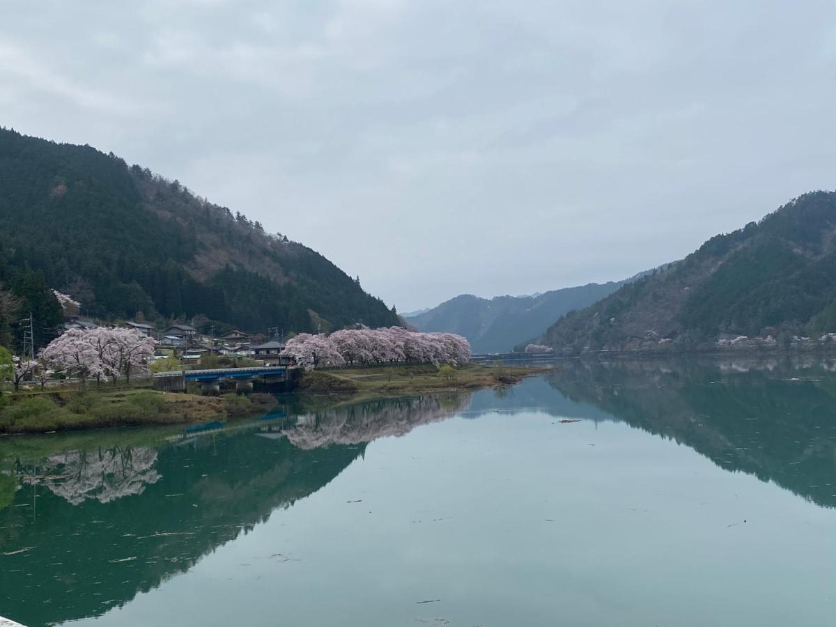 花緑里-Hanamidori-乙原のやど 岐阜下呂温泉郡上飛騨金山湖畔リゾート Gujo Eksteriør bilde